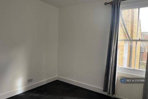 3 bedroom flat to rent, Durlston Road, London, E5