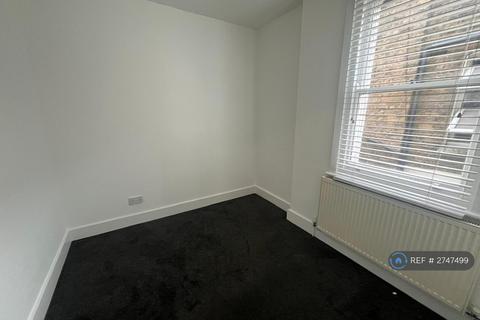 3 bedroom flat to rent, Durlston Road, London, E5
