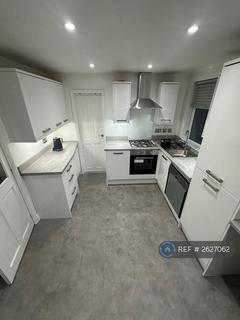 3 bedroom semi-detached house to rent, Cambridge Crescent, Stapleford, Nottingham, NG9