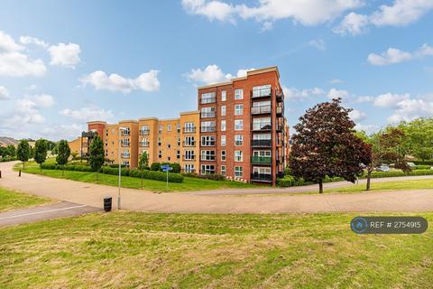 2 bedroom flat to rent, Blake Avenue, Basildon, SS14
