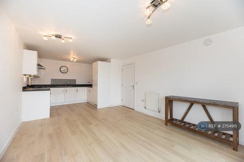 2 bedroom flat to rent, Blake Avenue, Basildon, SS14