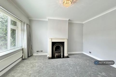 2 bedroom bungalow to rent, Chegworth Gardens, Sittingbourne, ME10