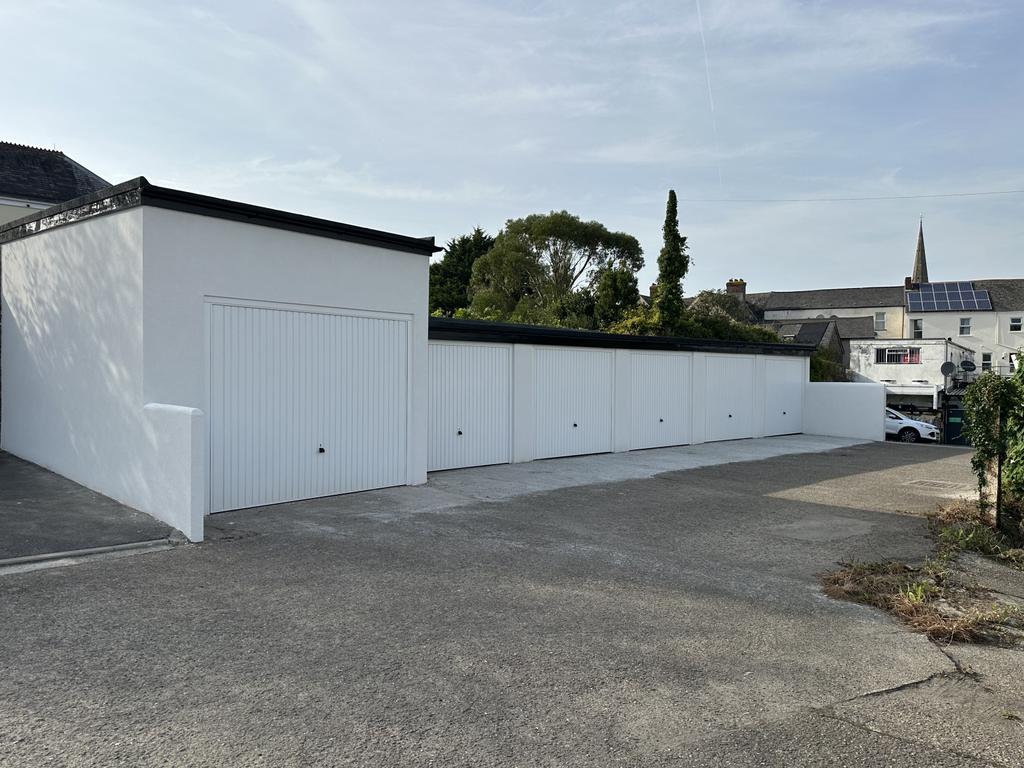 Refurbished Lock Up Garage