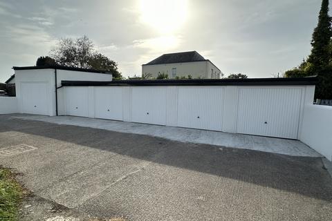 Garage to rent, Castle Street, EX38 8EZ