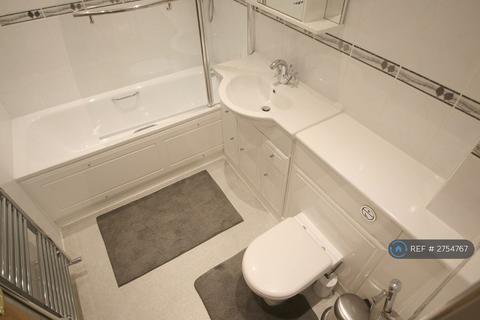 1 bedroom flat to rent, The Mall, London, W5