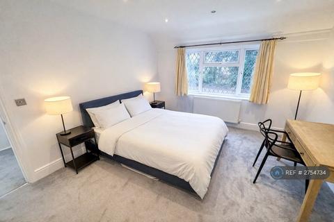 2 bedroom flat to rent, Chipstead Station Parade, Chipstead, Coulsdon, CR5