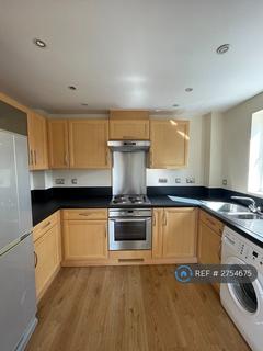 2 bedroom flat to rent, Yukon Road, Broxbourne, EN10