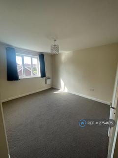 2 bedroom flat to rent, Yukon Road, Broxbourne, EN10