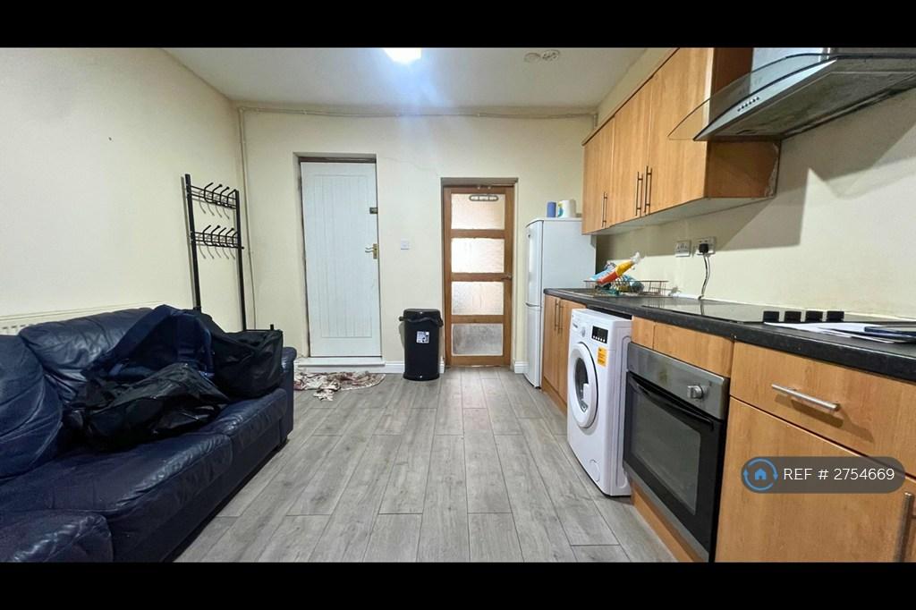 Kitchen/ Lounge