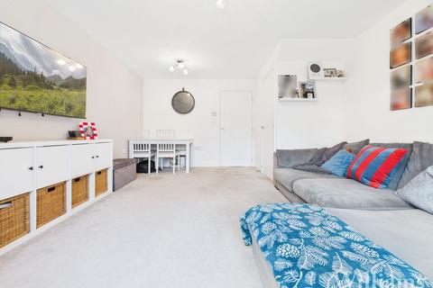 2 bedroom end of terrace house for sale, Calville Gardens, Aylesbury HP18