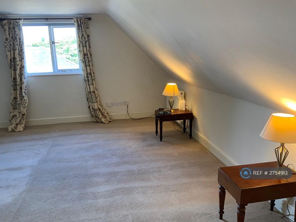 Studio Flat