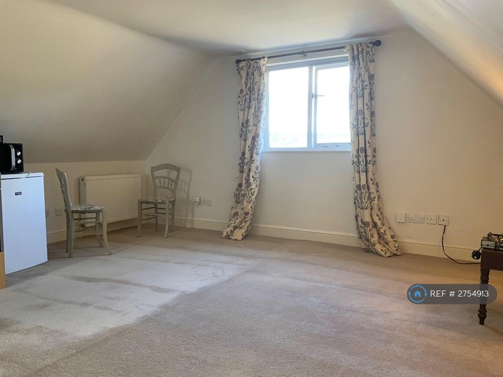 Studio Flat