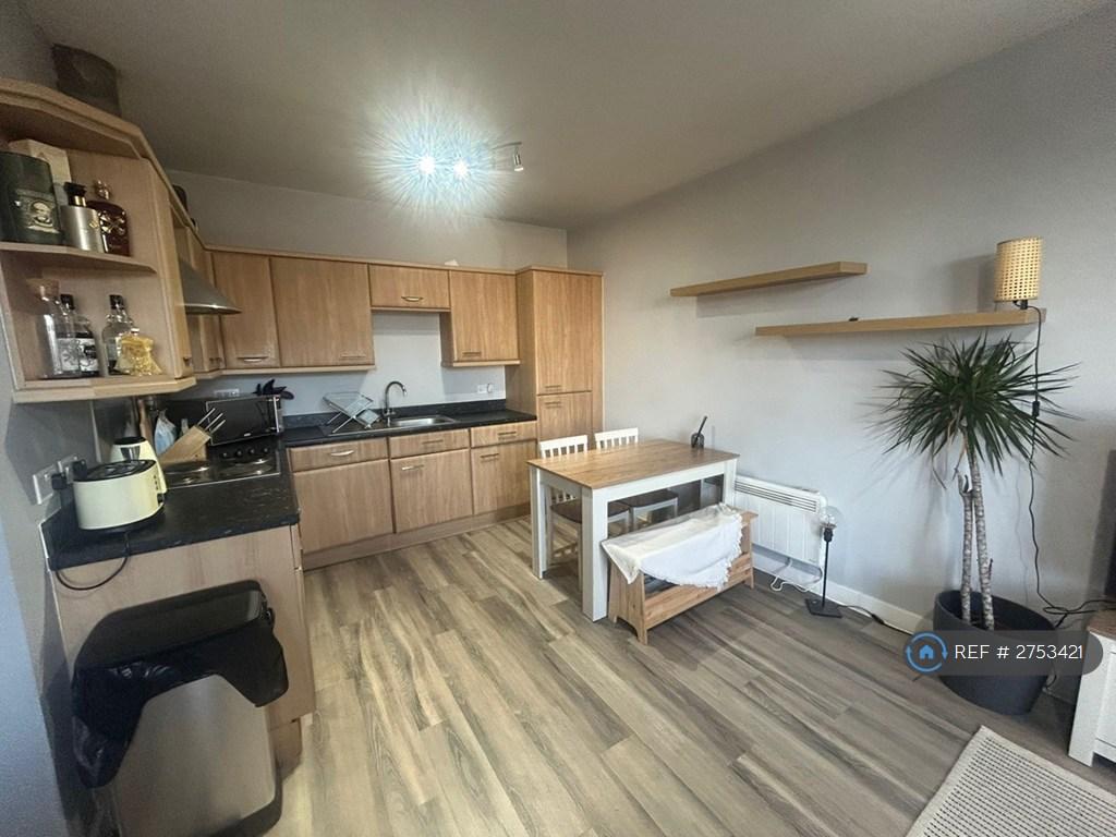 Kitchen / Lounge
