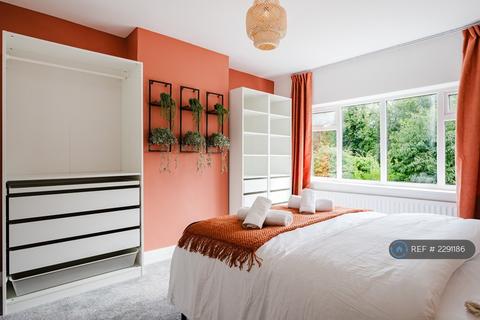 4 bedroom semi-detached house to rent, Manchester, Manchester, M25