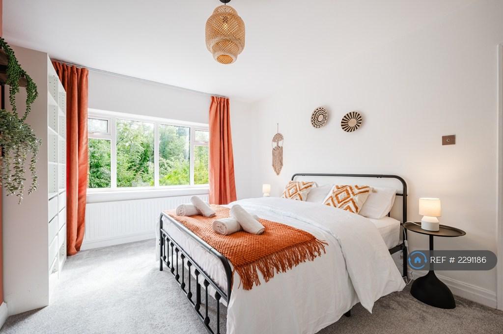 Kingsize Bed