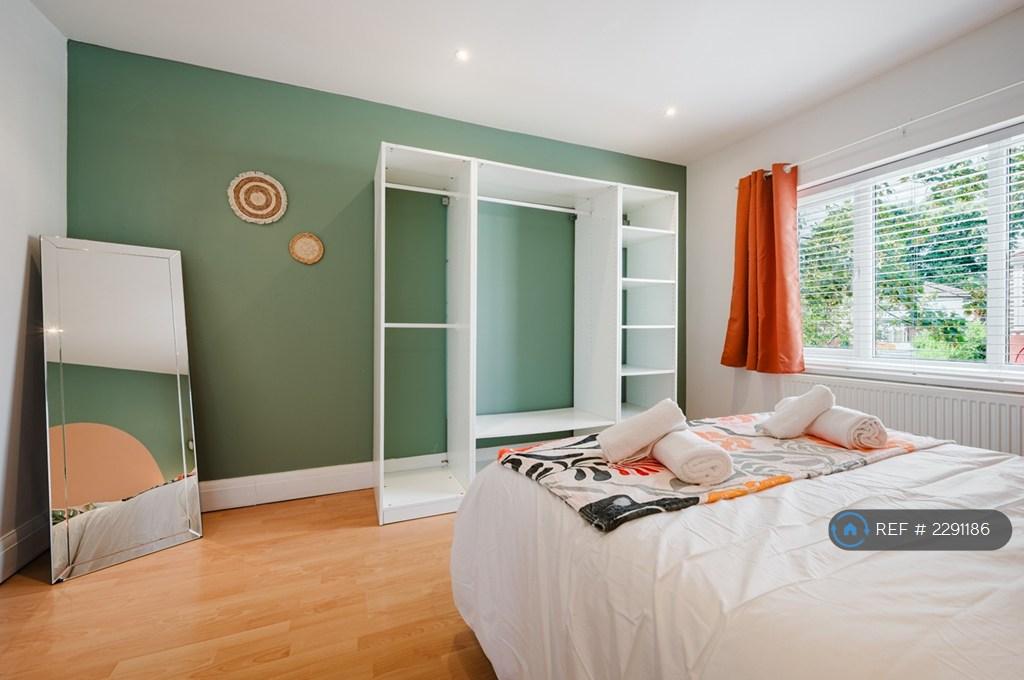 Kingsize Bed
