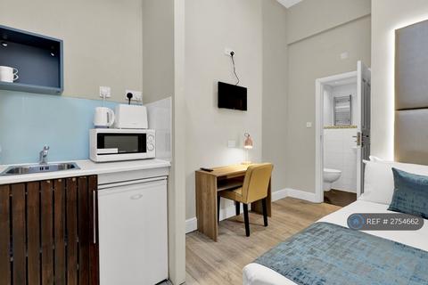 Studio to rent, Finchley Road, London, NW3