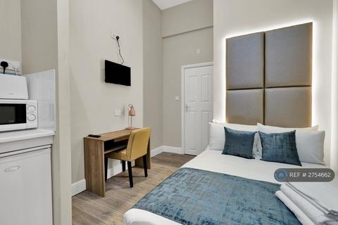 Studio to rent, Finchley Road, London, NW3