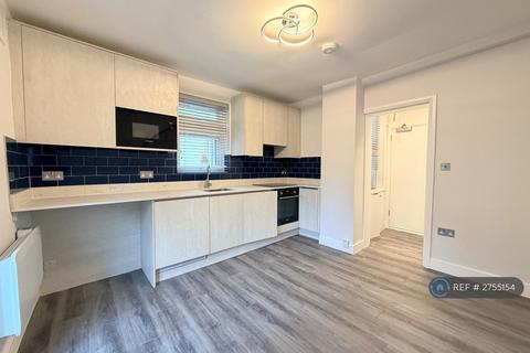 Studio to rent, St. Stephens Crescent, London, W2