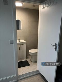1 bedroom in a house share to rent, High Road Leytonstone, London, E11