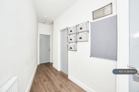 undefined, Trinity Lane, Hinckley, LE10