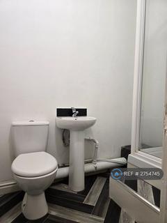 1 bedroom flat to rent, Pontefract Road, Featherstone, Pontefract, WF7