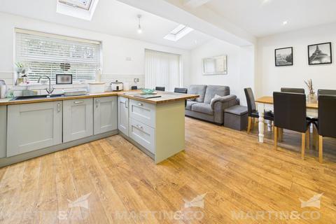 3 bedroom detached house for sale, Horton View, Kirk Sandall