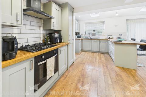 3 bedroom detached house for sale, Horton View, Kirk Sandall