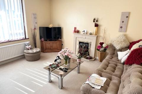 2 bedroom detached bungalow to rent, Hobson Way, Holbury, Southampton, Hampshire, SO45 2GE