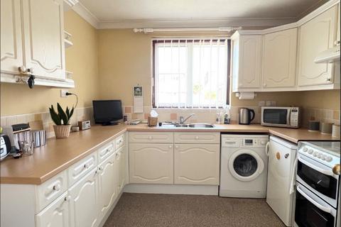2 bedroom detached bungalow to rent, Hobson Way, Holbury, Southampton, Hampshire, SO45 2GE
