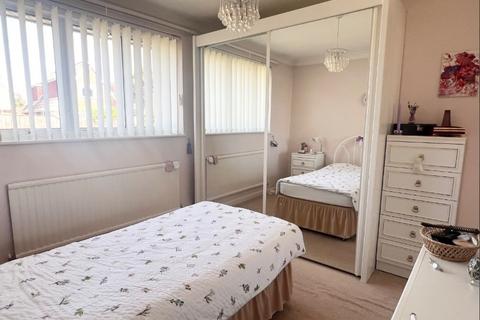 2 bedroom detached bungalow to rent, Hobson Way, Holbury, Southampton, Hampshire, SO45 2GE