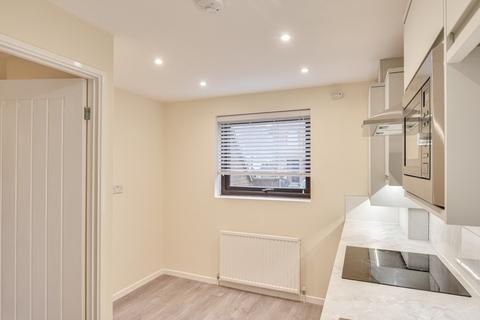 2 bedroom maisonette to rent, Kingfisher Way, Bishop's Stortford