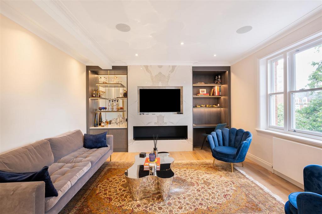 Flat 9, 45 Hans Place Hi-2.jpg