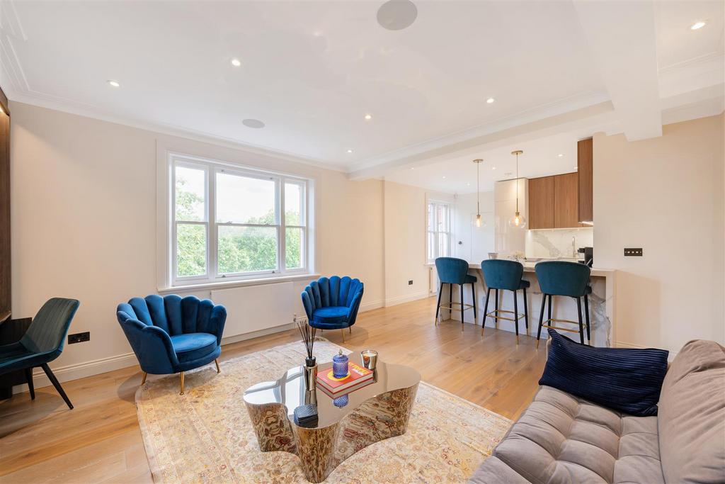 Flat 9, 45 Hans Place Hi-6.jpg