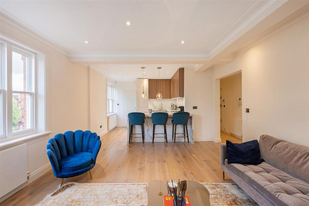 Flat 9, 45 Hans Place Hi-7.jpg