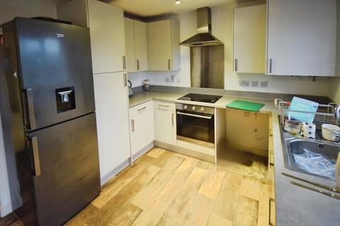 3 bedroom semi-detached house to rent, New Berkeley Street, Hanley