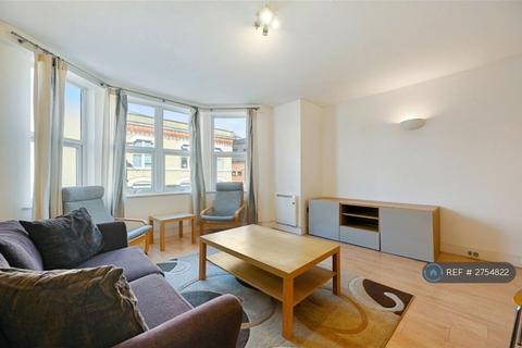 2 bedroom flat to rent, Il-Libro Court, Reading, RG1