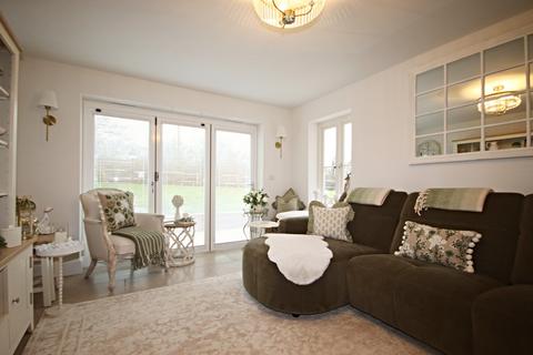 2 bedroom semi-detached house for sale, Barnfield Shaw, Wisborough Green