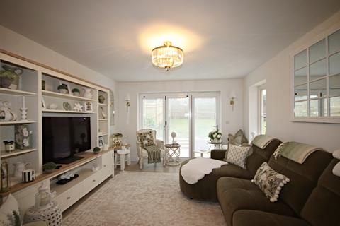 2 bedroom semi-detached house for sale, Barnfield Shaw, Wisborough Green