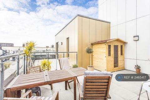 1 bedroom penthouse to rent, Leigham Court Road, London, SW16