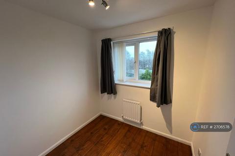 3 bedroom semi-detached house to rent, Skye Close, Heywood, OL10