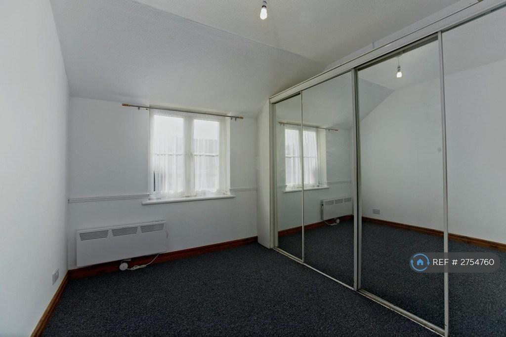 Double Bedroom With Large Fitted Wardrobes