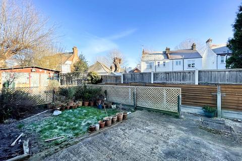 1 bedroom ground floor flat for sale, Sweyne Avenue, Southend On Sea SS2