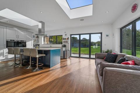 5 bedroom detached house for sale, Hedingham Road, Halstead CO9