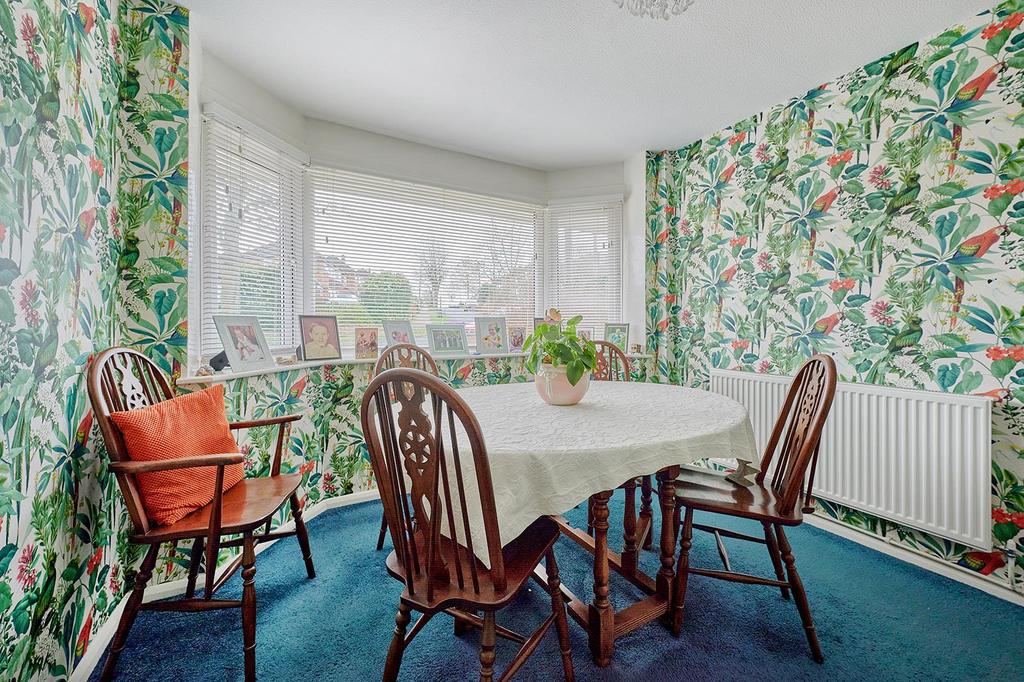 Bedroom 2/Dining Room