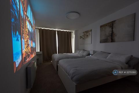 undefined, Holland Gardens, Brentford, TW8