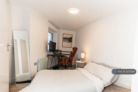 undefined, Holland Gardens, Brentford, TW8