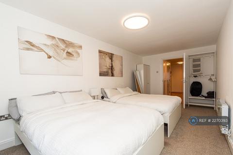 undefined, Holland Gardens, Brentford, TW8