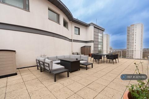 3 bedroom flat to rent, Holland Gardens, Brentford, TW8