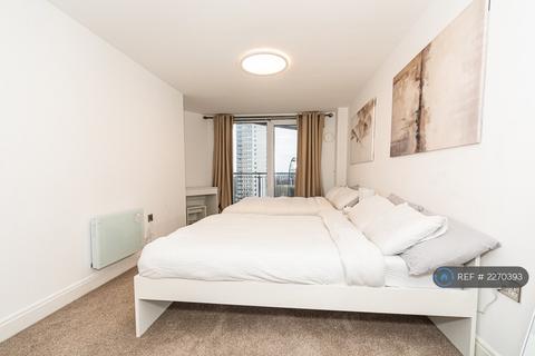 3 bedroom flat to rent, Holland Gardens, Brentford, TW8